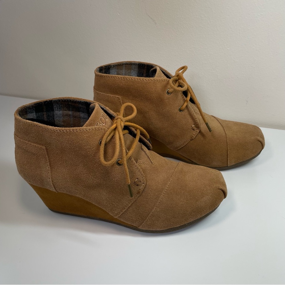 BOBS by Skechers High Notes - Behold Tan Suede Wedge Booties Memory Foam Size 9